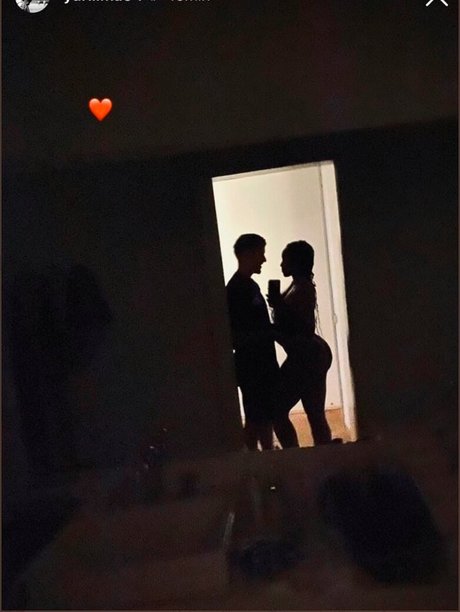 Izza Cantora sexy actress archive