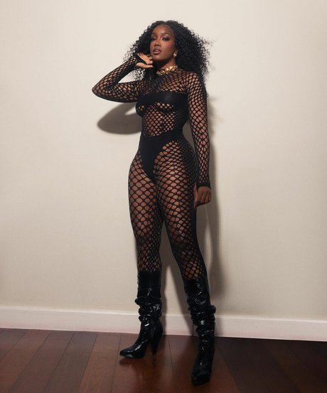 Izza Cantora nudes actress pics