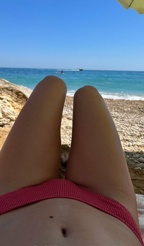 vikikeepu free actress gallery