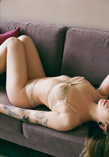 Friderayk exclusive actress galleries