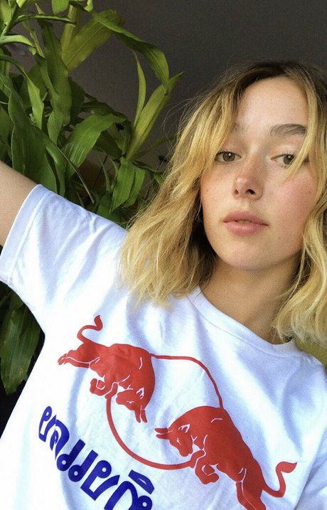 Holls8 nice actress image