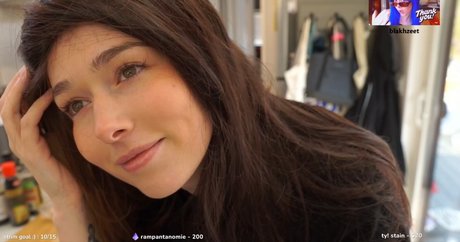 Holls8 nudes actress picture