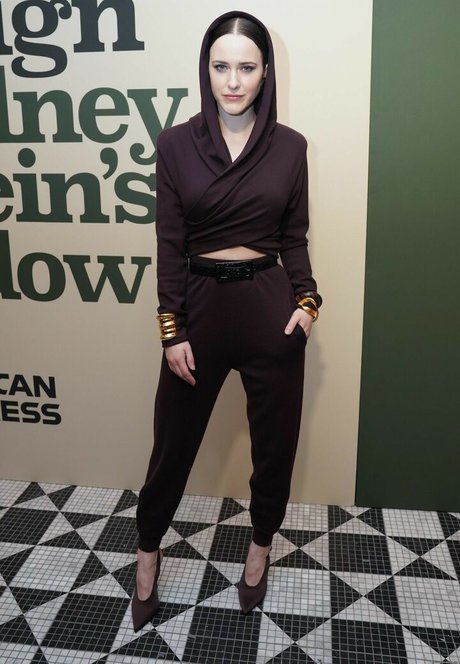 Rachel Brosnahan star nice galleries