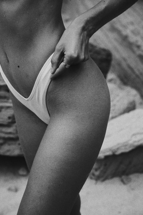 Oceane Le Ny naked star gallery