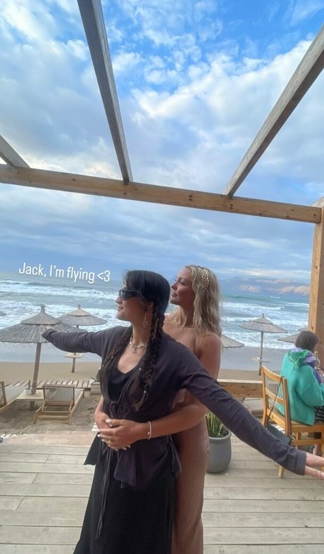 MillieT25 erotic model galleries