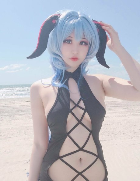 Jennybelly nude actress picture