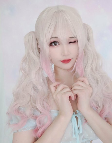 Jennybelly porn model pic