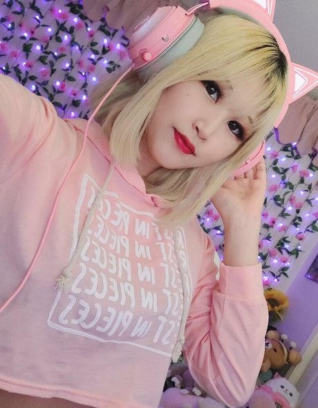 Jennybelly exclusive model pic