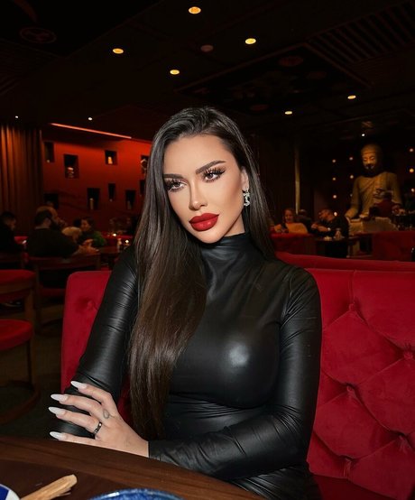 Laisa Moraes naked pornstar img