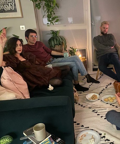 Doddleoddle pretty actress image