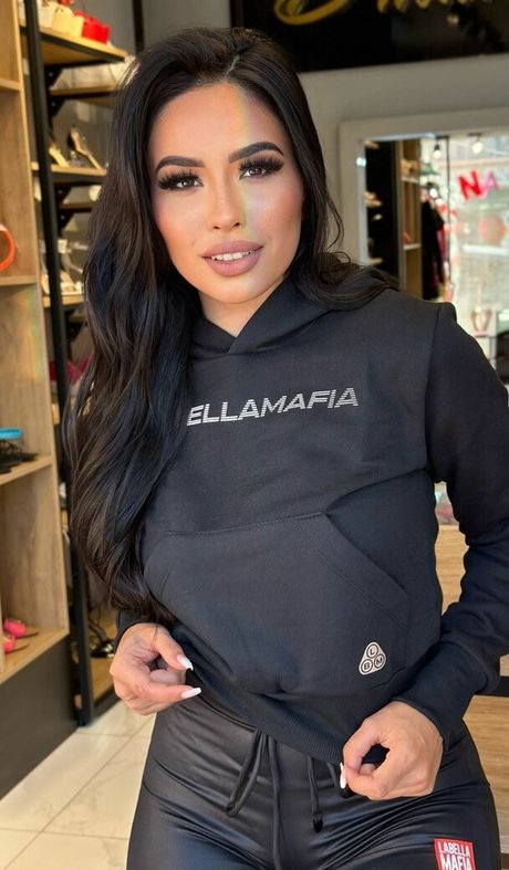 Larissa Nunes pornstar hd gallery