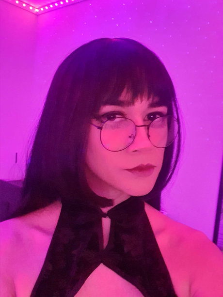 Lewd Pillows model best picture