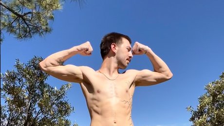 Leo Long pornstar img