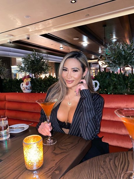 dreaming of lei naked pornstar image