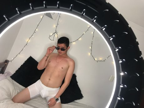 LEAL model sexy galleries