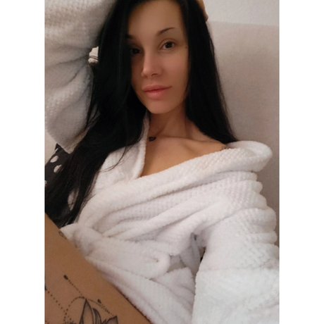 LaylaAyla star naked images