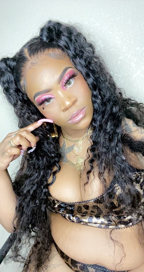 Ladylawsta perfect model image