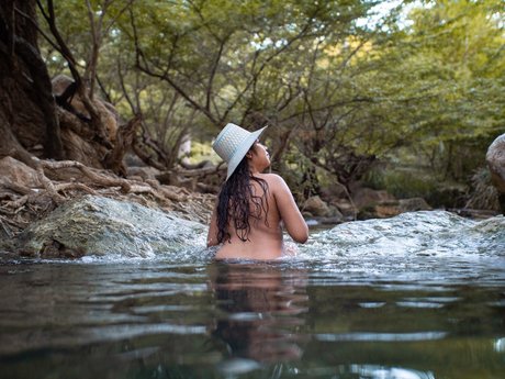 Yolvana Romero nude actress photos