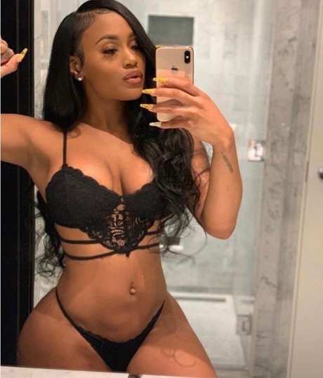 Lira Galore adult model pics