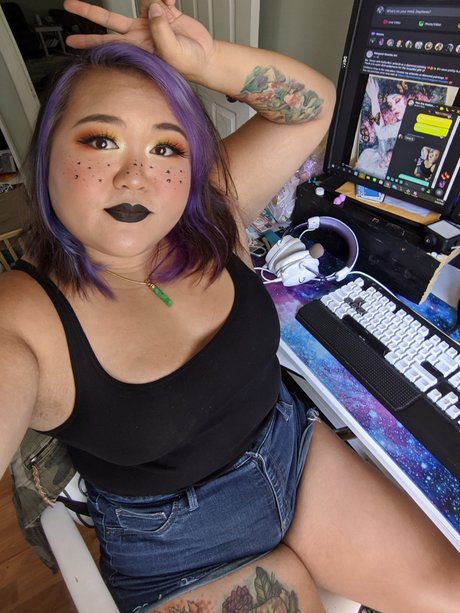 Linh Nguyen high quality actress archive