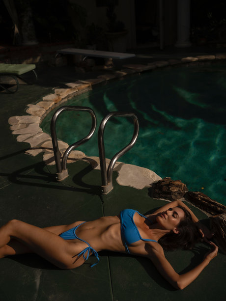 Lindsay Belanger hd actress pictures