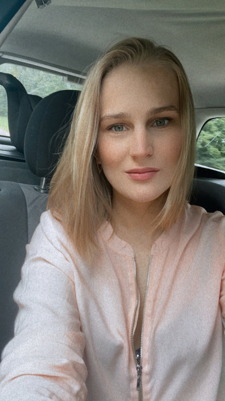 Lolovaya best star photos