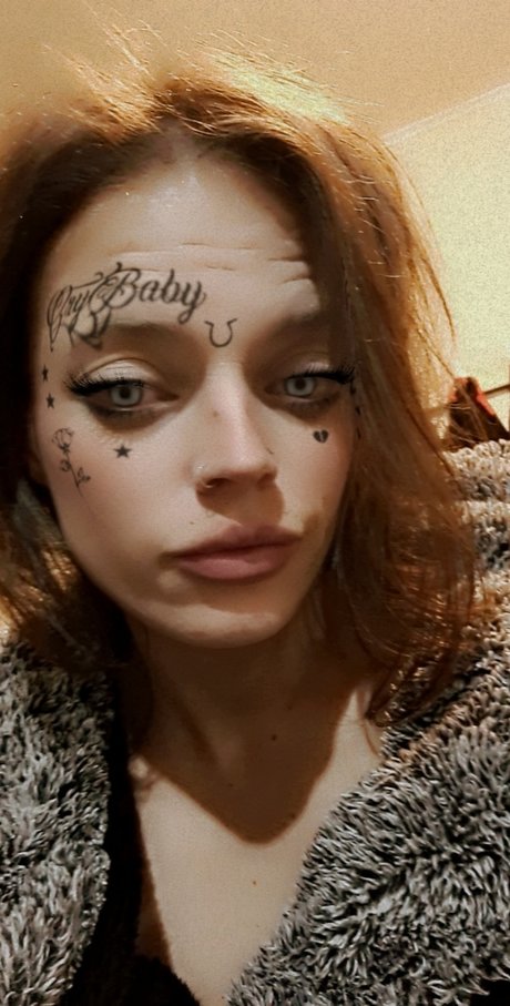 LilLunaJade sex model archive