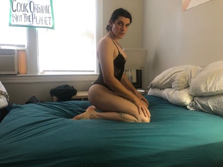 Lilithsbane star exclusive photo