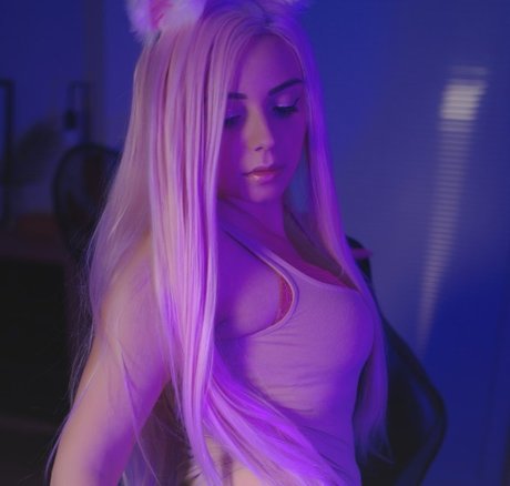 Lili Raven xxx model photo