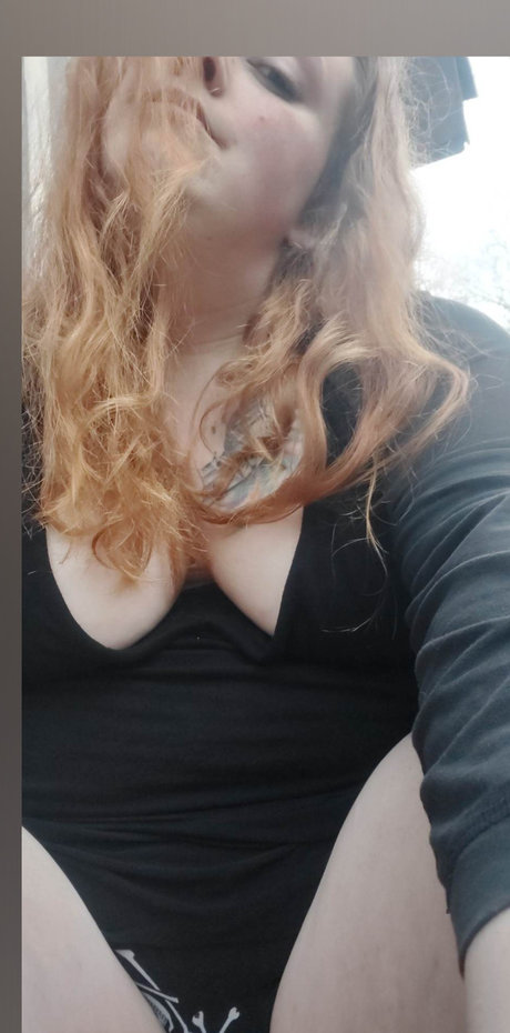 Shilo Parsons naked actress images