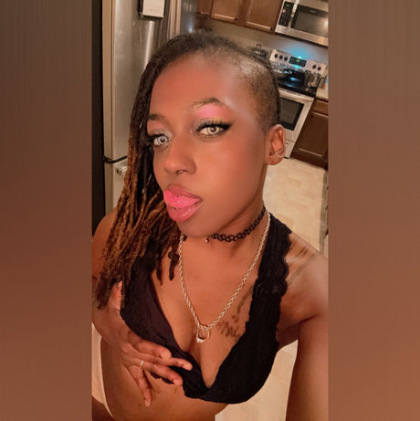 Liiv Lickenz aka Sylva Koolattah_ top model gallery