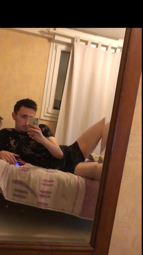 Julianfara77 porn model pics