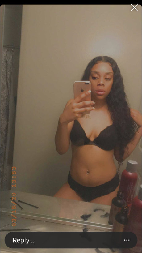 Loveeleey pornstar nudes images