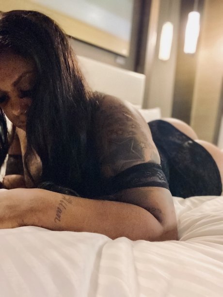 Lov3orlust model hot pics