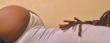 Lola Angelina hd pornstar photos