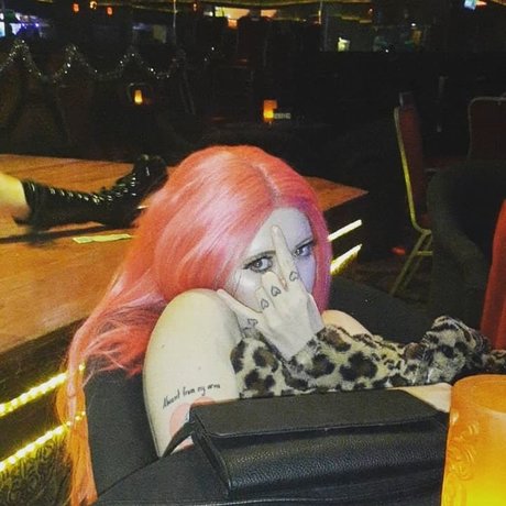 Lizzy Kitty star erotic pictures