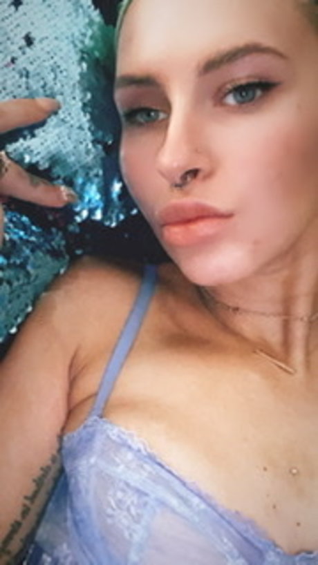 Olivia Beeas star erotic archive