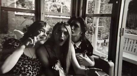 Liv Grundy sexy actress pic