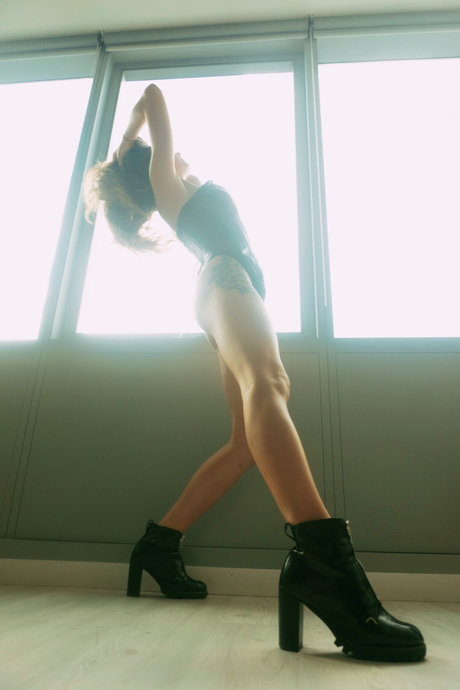 Dancing with Liv exclusive model img