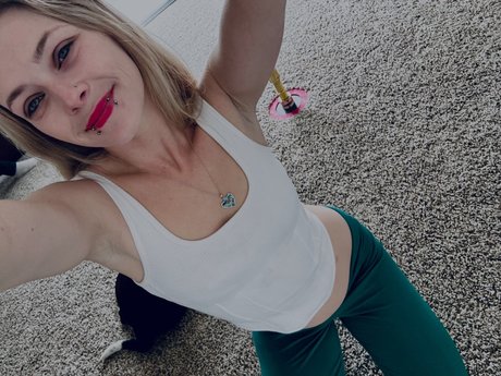 Chaotic Pixie pornographic model images