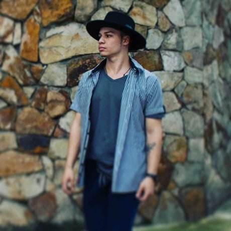 Kevin Abadia pretty actress image