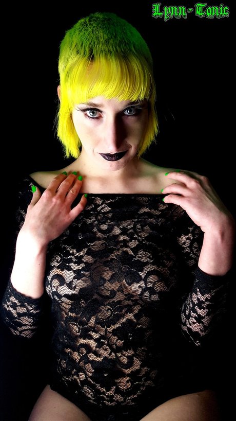 Lynn Tonic free star sexy pictures