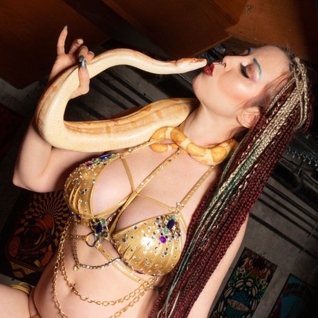 Lylith Hael model hd pics