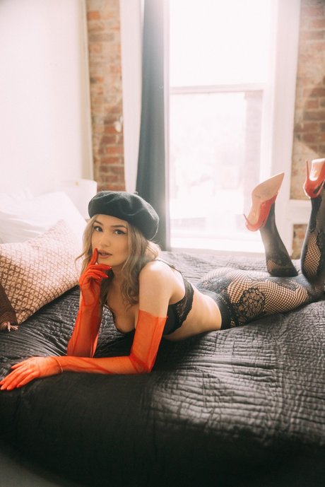 LYLA REY perfect star images