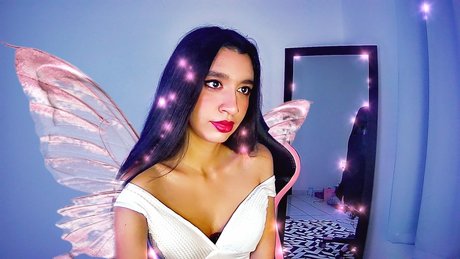 luly crow sexy model image