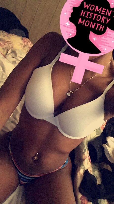 Lucy Lou model hd photo