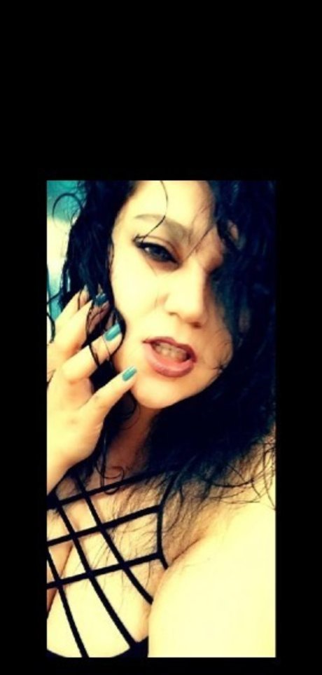 Lucky Daze model porn picture