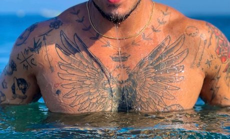 MarkoMX naked model image