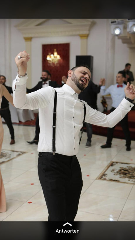 mark krasniqi model art gallery