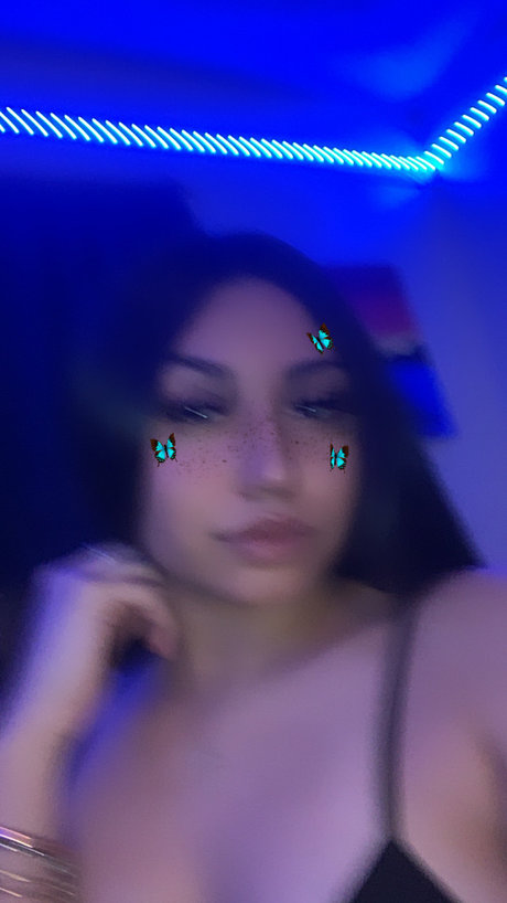 MariDior nude actress pics